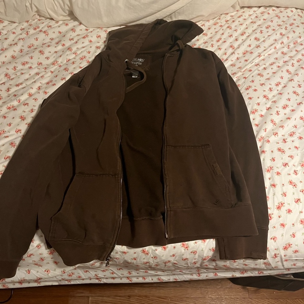 brown zip up hoodie